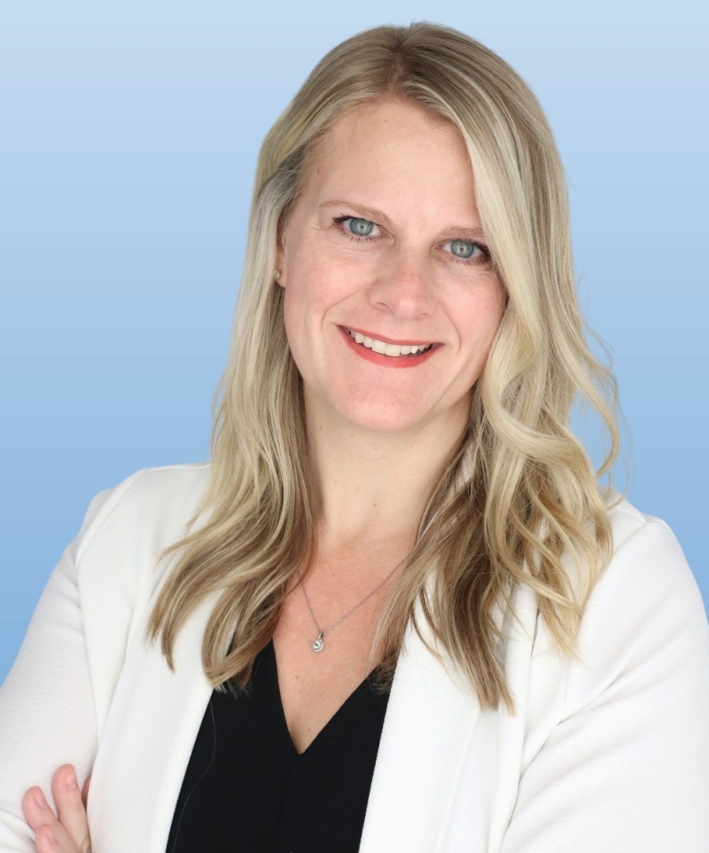 Caitlyn Wine headshot